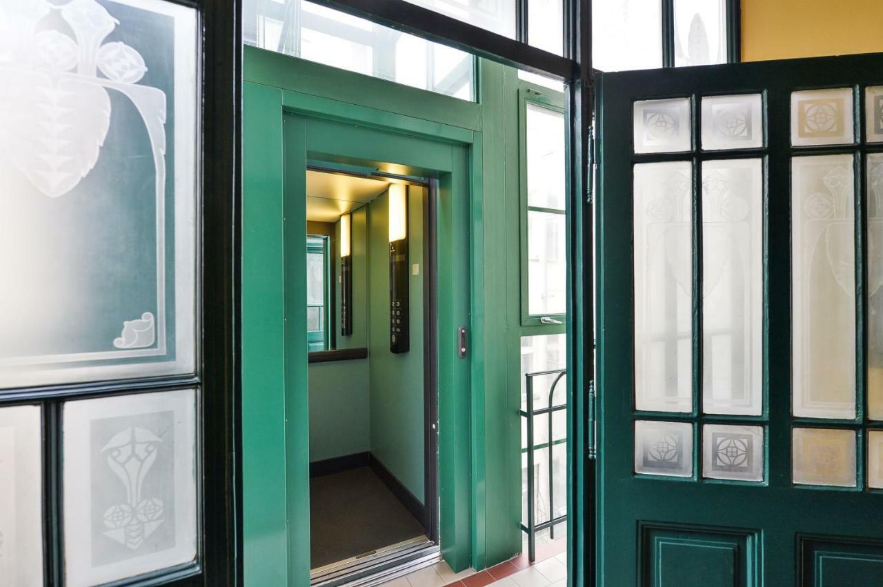 Art Nouveau Appartement *